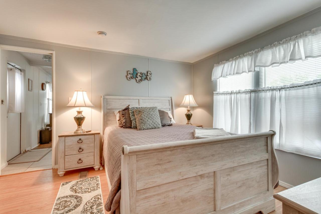 Bright Pensacola Home With Backyard - Pets Welcome! Экстерьер фото